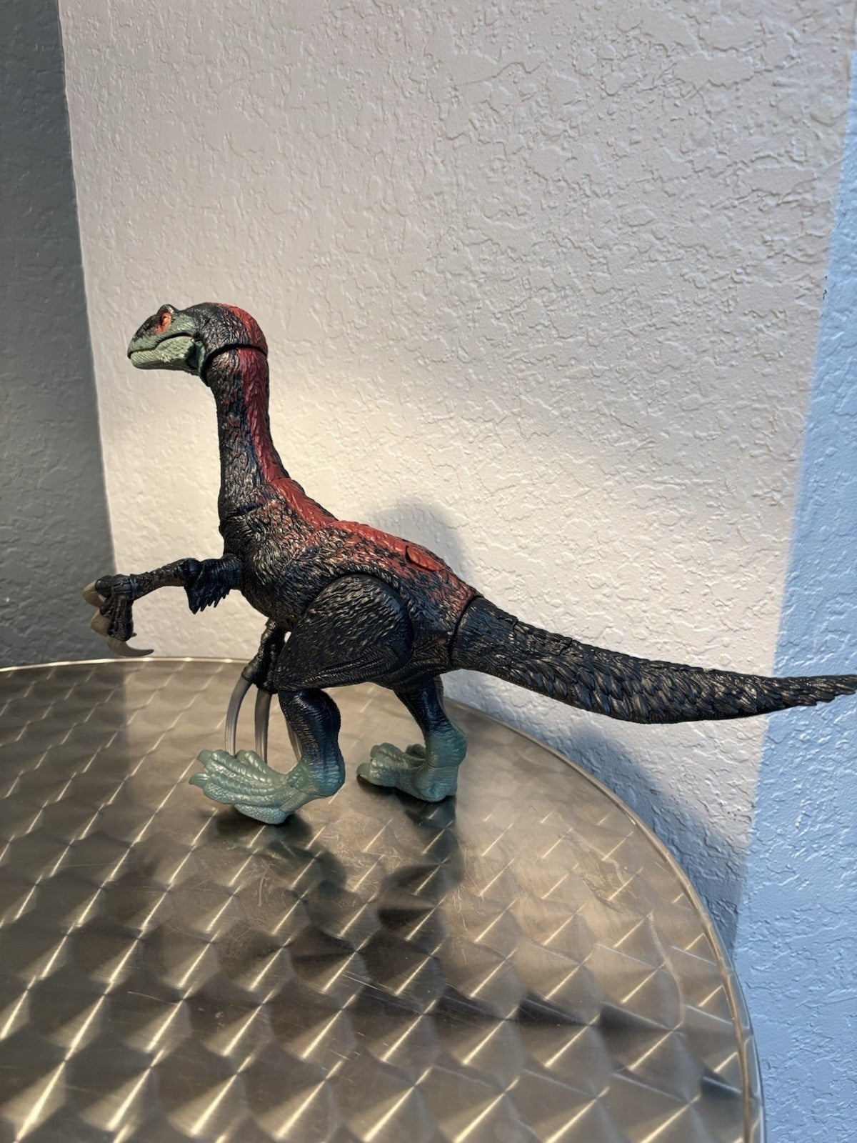 Jurassic World Dominion Sound Slashin' Therizinosaurus Dinosaur Action Figure