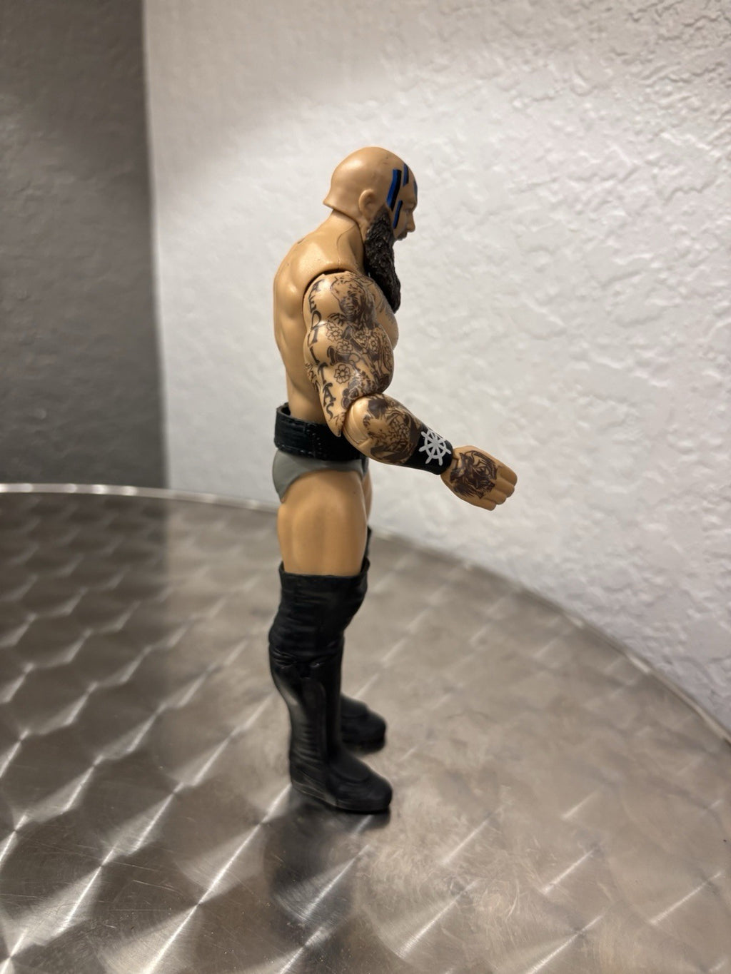 WWE The Viking Raiders Erik Mattel Basic Series 118 Wrestling Figure