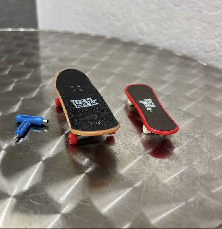 Tech Deck - Revive Doug Des Autels Tie Dye Tiger Fingerboard 2021 Rare