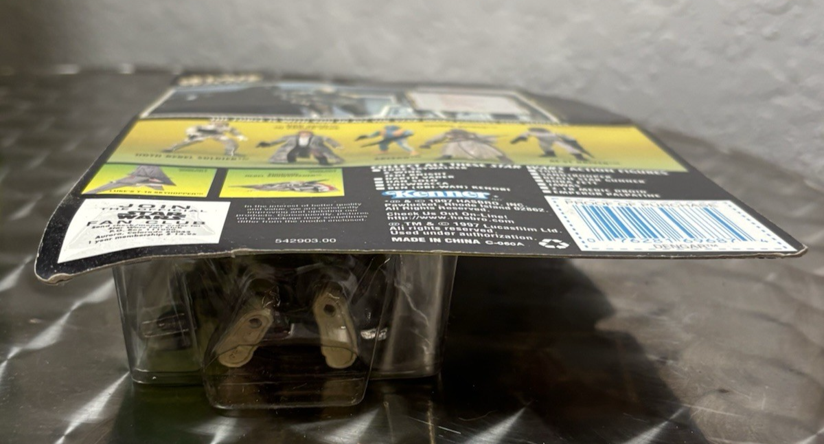 Kenner Star Wars The Power Of The Force Dengar With Blaster Rifle 1997 NIB