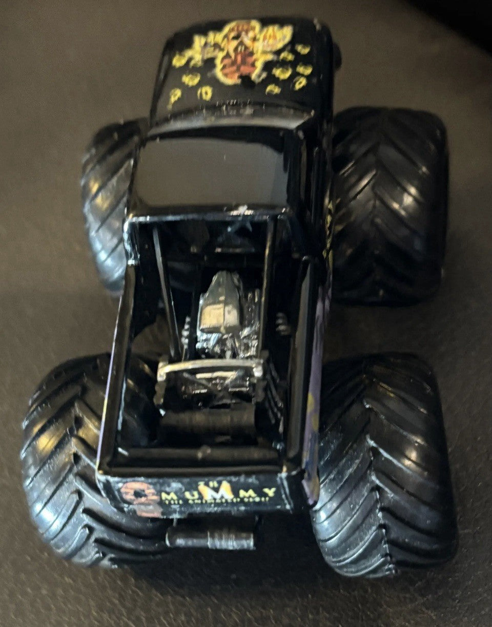 Muscle Machines Carolina Crusher The Mummy 1:64 Monster Truck