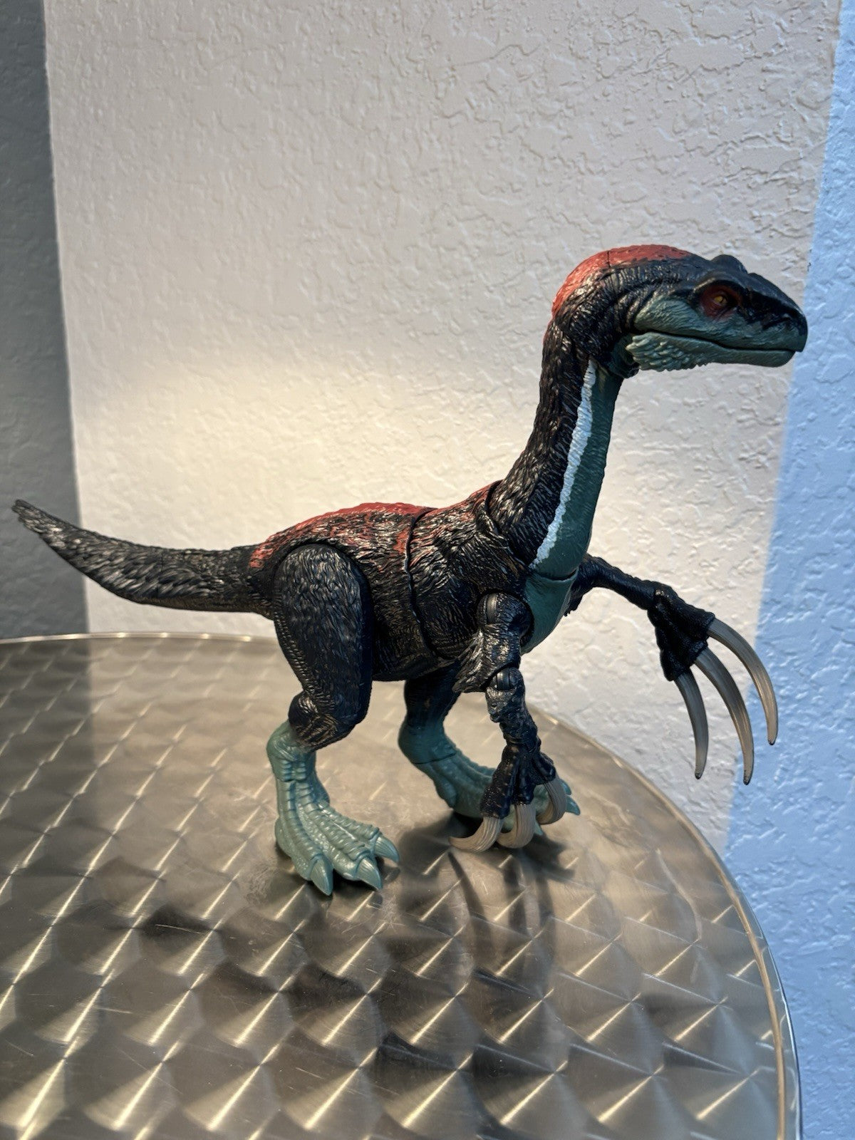 Jurassic World Dominion Sound Slashin' Therizinosaurus Dinosaur Action Figure