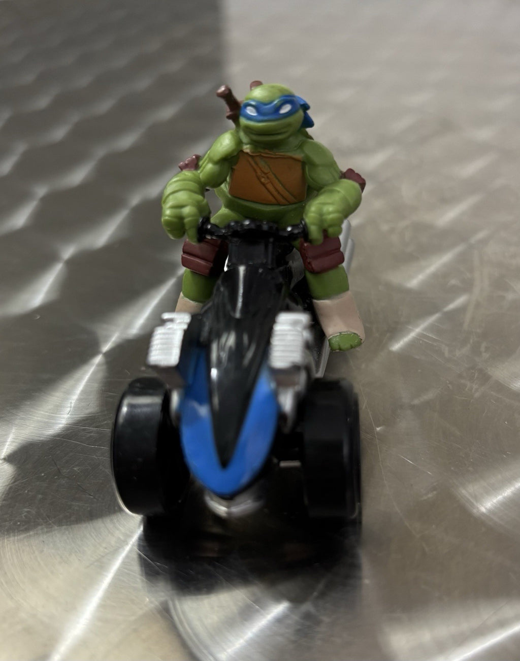 2014 Viacom Teenage Mutant Ninja Turtles TMNT Leonardo 2 3/4" Diecast Car