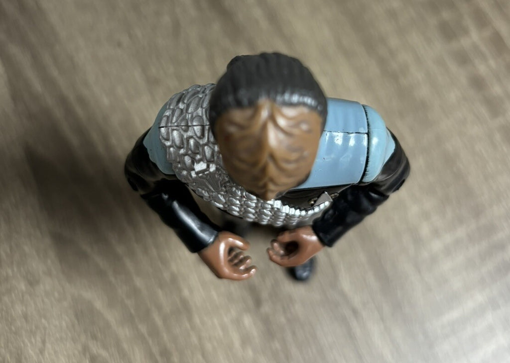 Playmates Toys Star Trek First Contact Lt. Commander Worf Action Figure 6" 1997