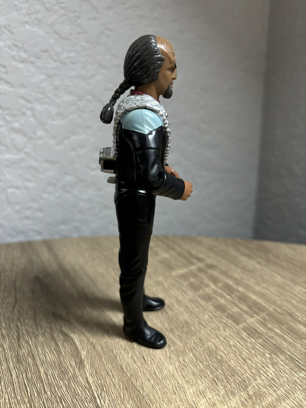 Playmates Toys Star Trek First Contact Lt. Commander Worf Action Figure 6" 1997