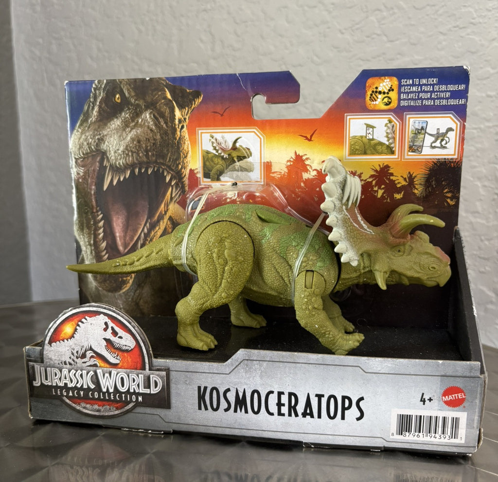 Jurassic World Legacy Collection KOSMOCERATOPS Dinosaur Figure w/ Attack 7” NEW
