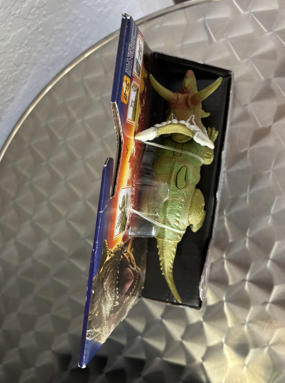 Jurassic World Legacy Collection KOSMOCERATOPS Dinosaur Figure w/ Attack 7” NEW